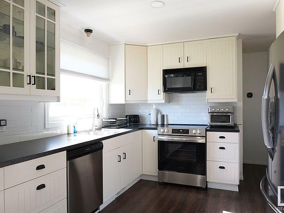 5th image of 5109 45a Ave