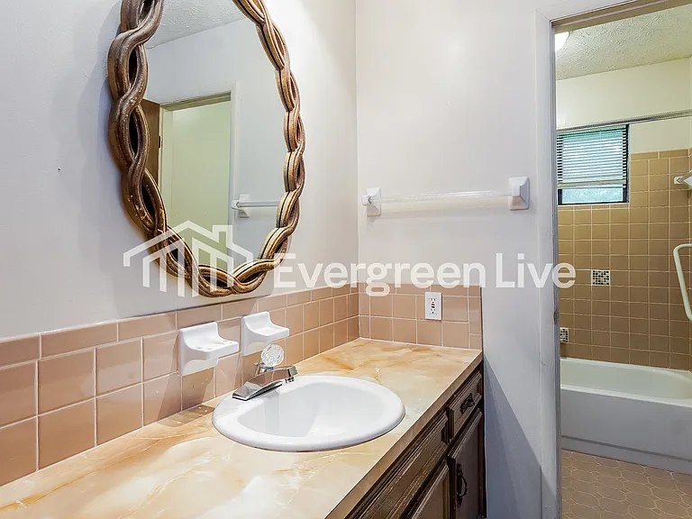 104 Shawnee Dr — Photo 10