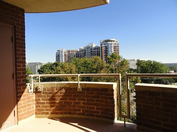 4th image of 5800 Nicholson Ln #11207