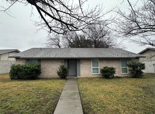1017 Pleasant Valley Rd, Garland, TX 75040