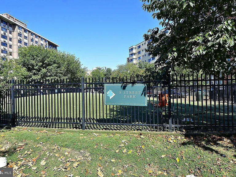 1718 P St NW #617 — Photo 35