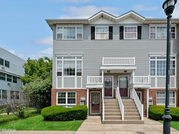 120 Admiral Ct Unit 122, Bronx, NY 10473