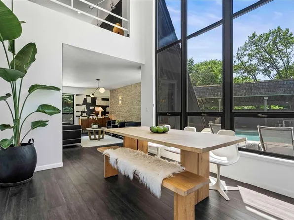 20413 Crickett Ln, Lenexa, KS 66220