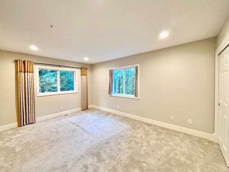 13211 NE 10th Pl — Photo 23