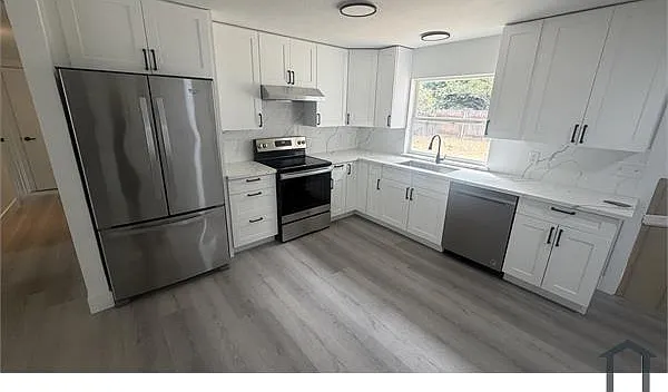 3 bed, 1040 sqft, $2,800 — Photo 2