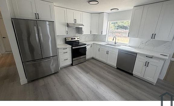 2nd image of 2115 Elm St SE