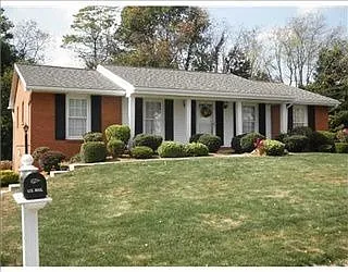 114 Farmington Dr photo 1