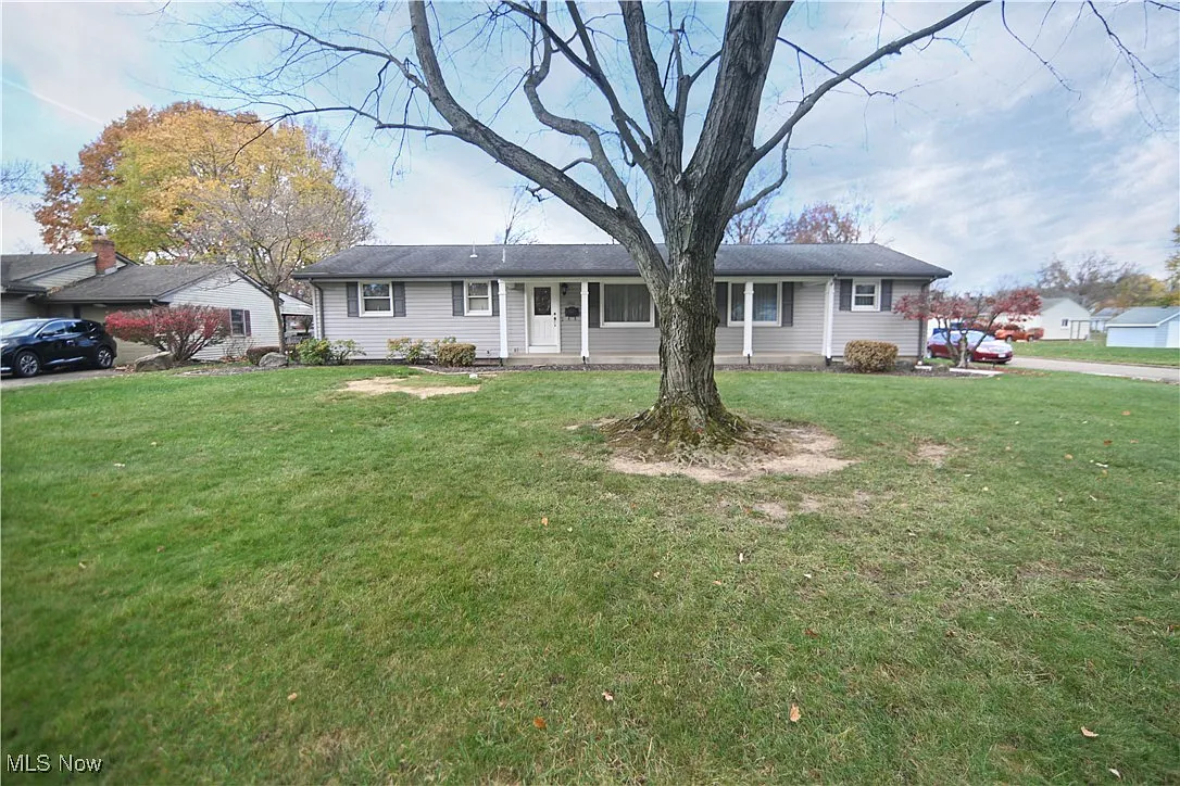 1702 Lancaster Dr photo 1