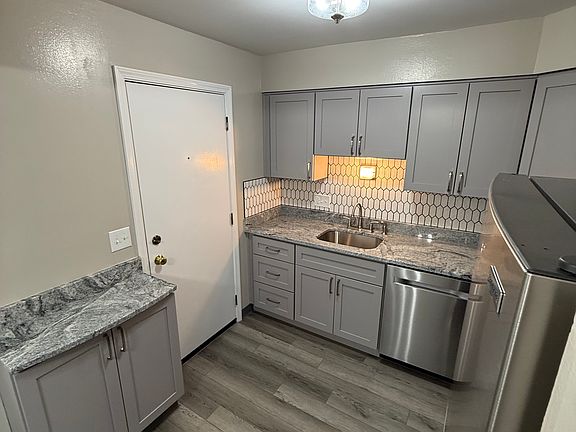 2nd image of 2965 Columbus St #2957