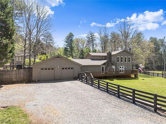 2nd image of 290 Chastain Rd