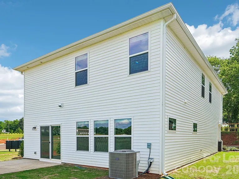 1852 Wrenley Dr — Photo 36