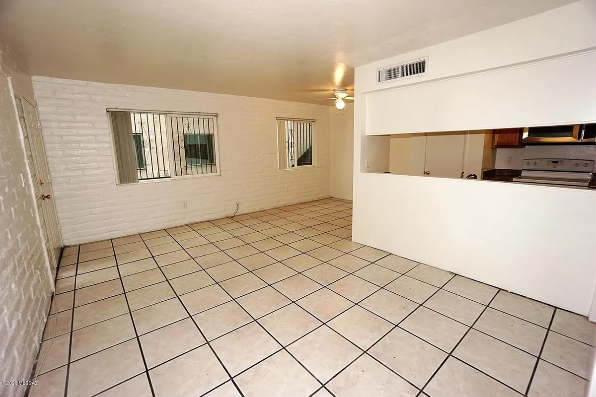 Building Photo - 6785 E Calle La Paz #B