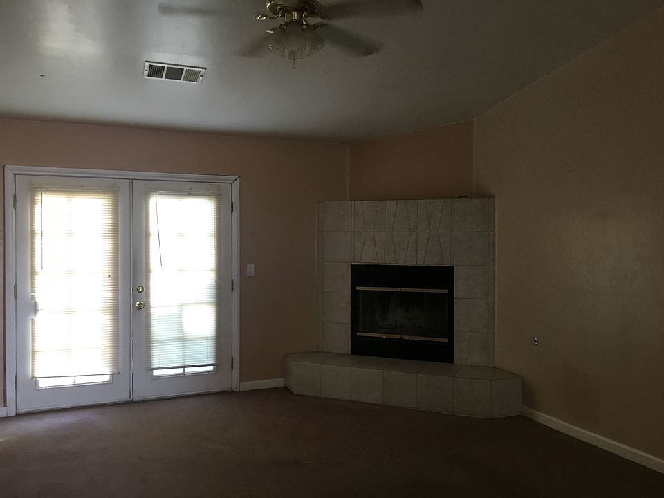 2nd image of 211 Sunny Meadow Dr