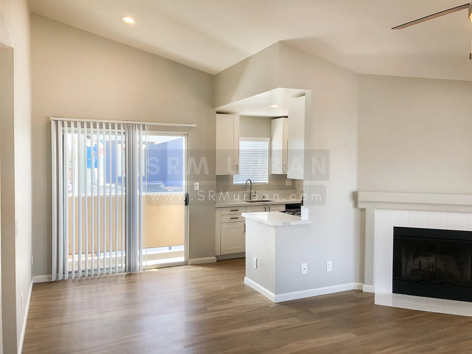 2 bed, 900 sqft, $3,295 — Photo 2