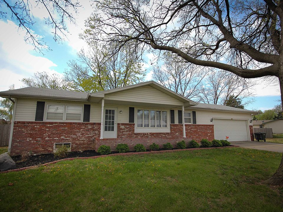 2nd image of 420 S Westfield Ave