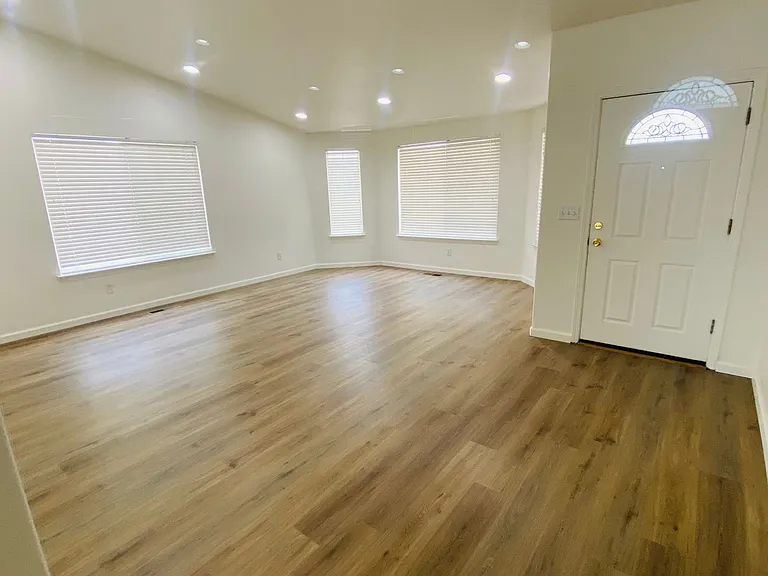 1464 Grey Bluffs Dr — Photo 8