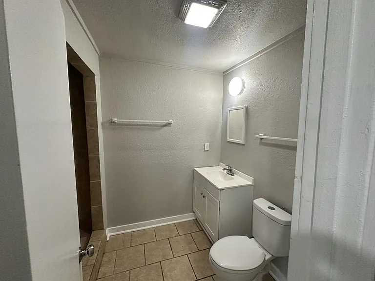 4611 Bradshaw St — Photo 11