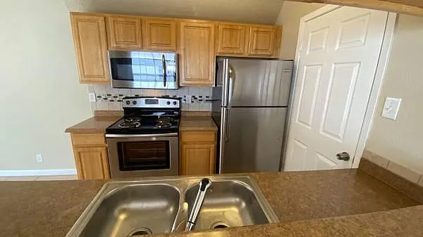2 bed, 2.5 bath, 1023 sqft, $1,495 — Photo 3