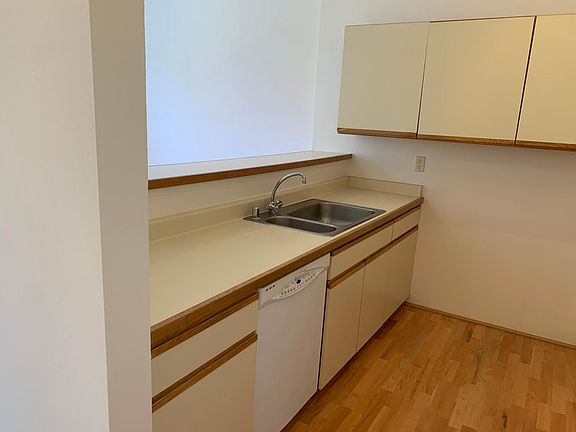4th image of 355 Buena Vista Ave E Unit 503