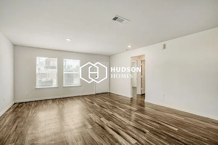 7947 Henson St — Photo 3