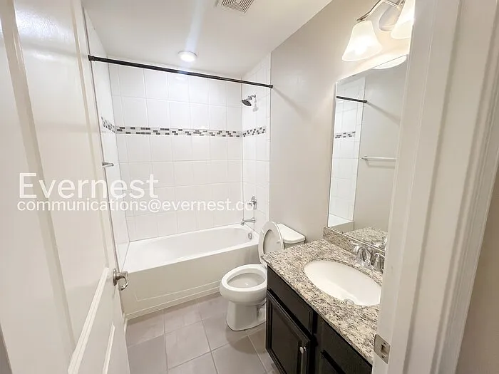 206 Welcombe St — Photo 18