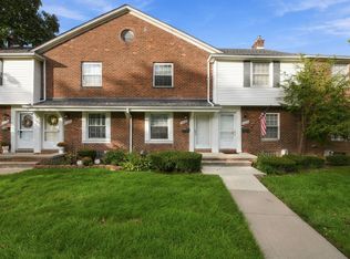 22998 Gary Ln, Saint Clair Shores, MI 48080