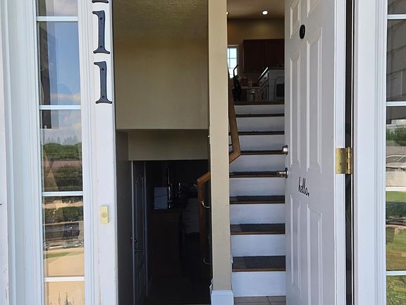 2nd image of 111 Oak Hills Dr