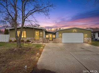 1872 Arbor Ave, Norton Shores, MI 49441