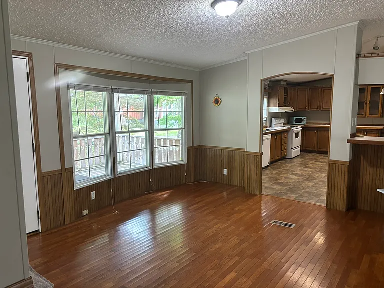 111 Jackson Rd — Photo 6