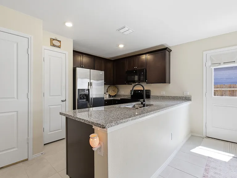 5969 Sumlin Way — Photo 8