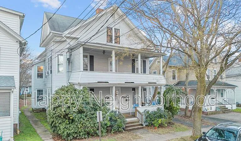 209 Pearl St #2 — Photo 3