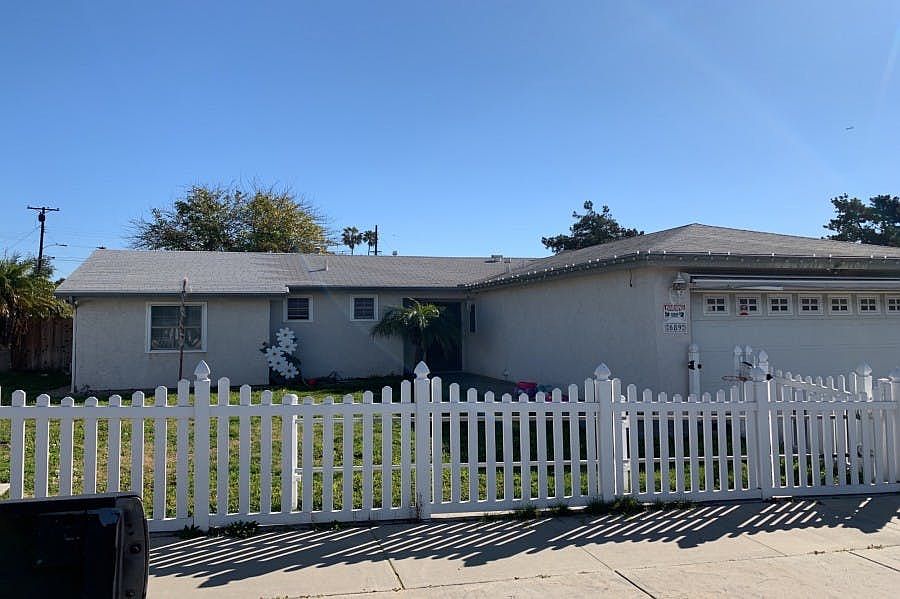 1st image of 689 Meadowbrook Dr
