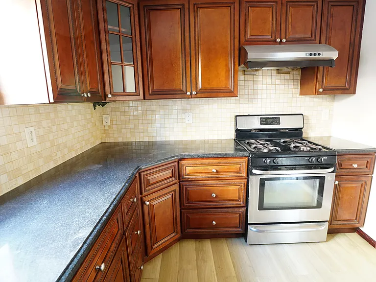 2529 Butler St #1 — Photo 7