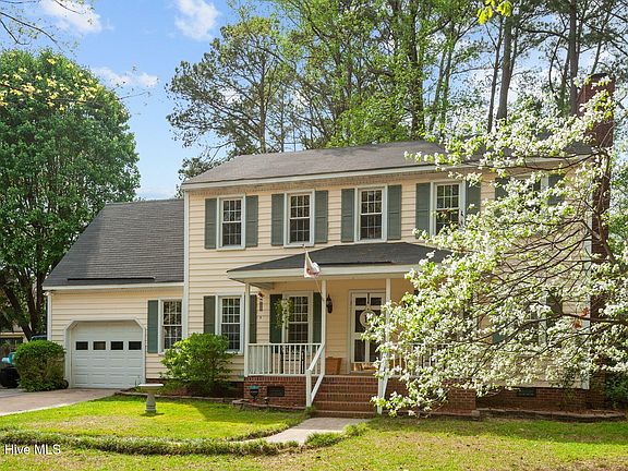 2nd image of 210 S Baywood Lane