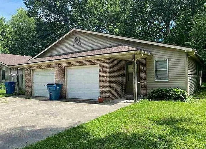 Building Photo - 305 Thomas Ave