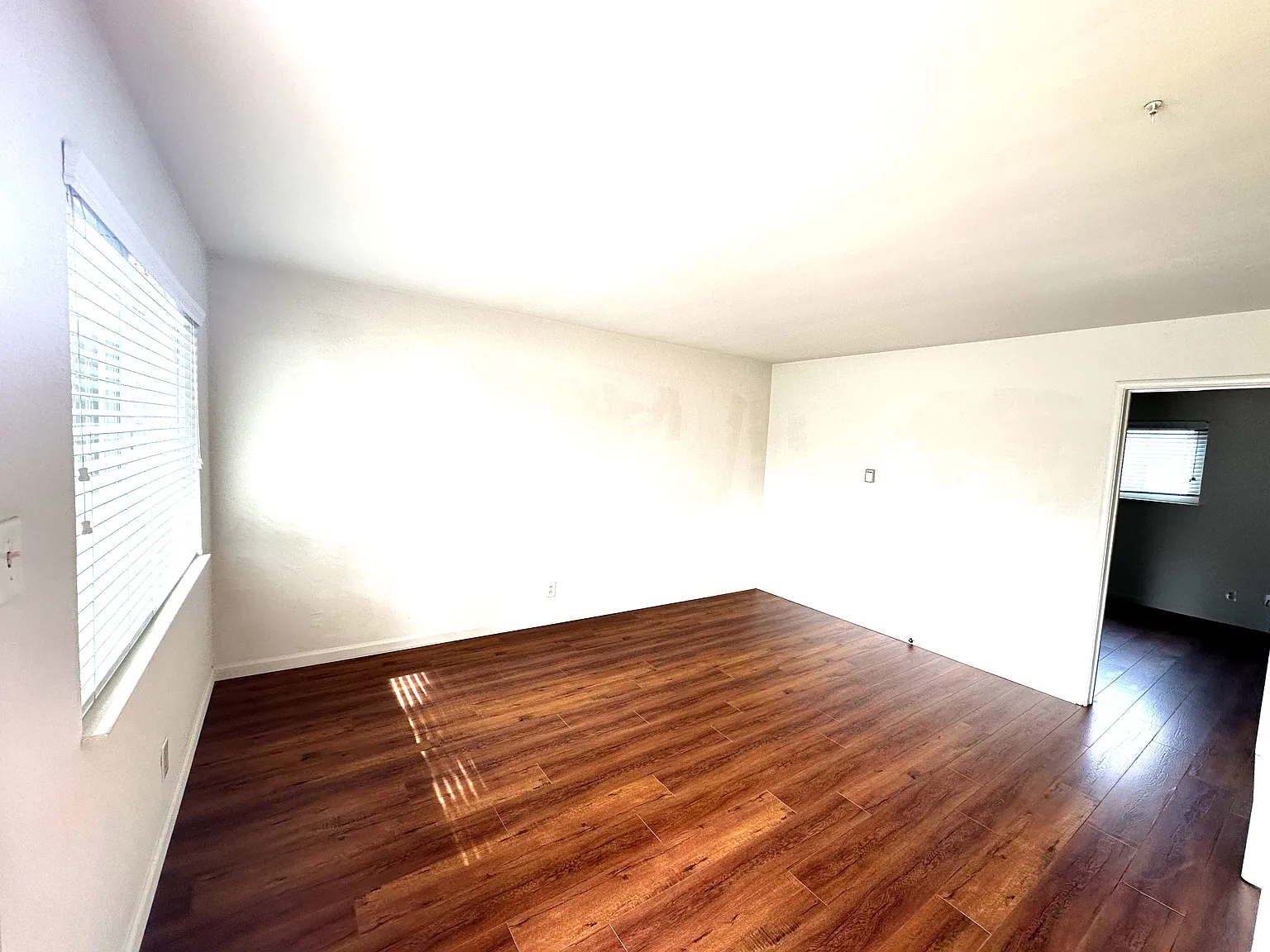 1 bed, 600 sqft, $2,100 — Photo 2