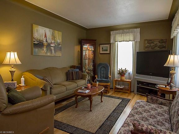 2nd image of 146 Woodhill Dr