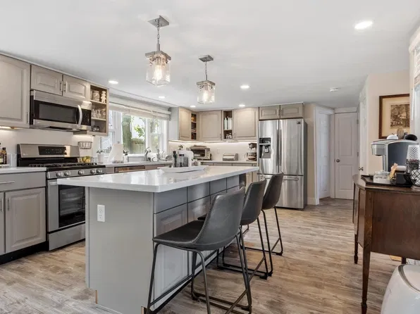 9 Cross St, Fitchburg, MA 01420