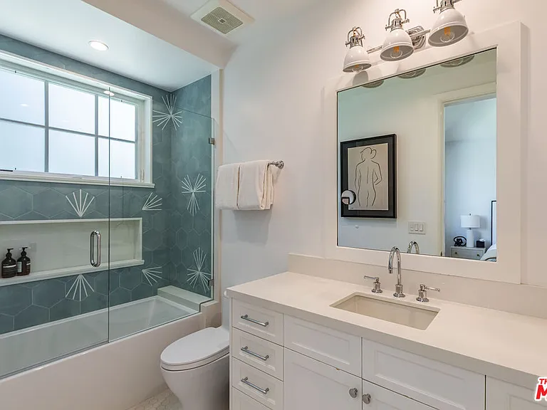 6671 Dume Dr — Photo 38