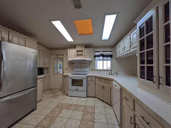 5th image of 412 Klickety Klak Ln #533