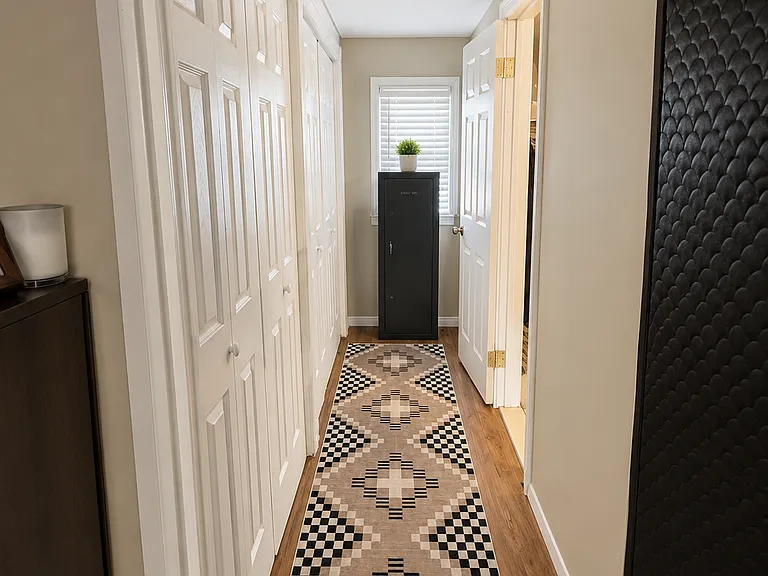 505 Moore Rd — Photo 8