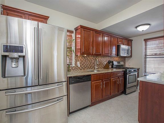 5th image of 113-31 203rd St