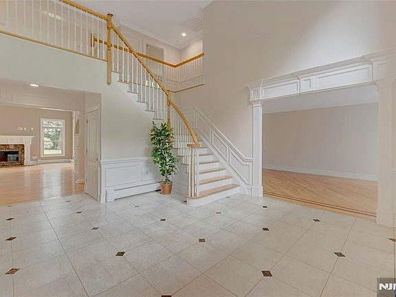 3rd image of 501 Clinton Ave
