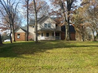 7010 W Ridge Dr, Brighton, MI 48116