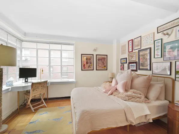 110 East 87th Street 3F image 3 of 7