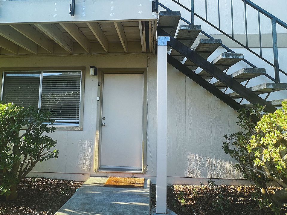 1st image of 273 Waverly St APT B