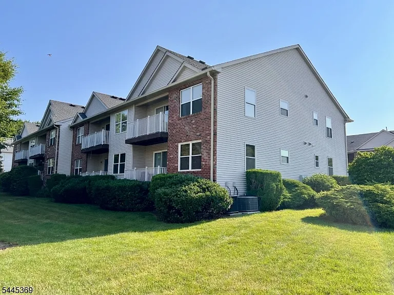 32 Rebecca Rd — Photo 28