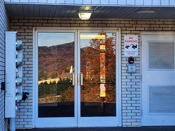 2nd image of 6509 Carefree Ln #101
