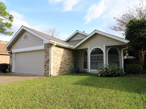 12639 Ashford Hills Dr, Houston, TX 77077