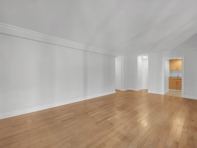 141 E 33rd St #10J — Photo 6